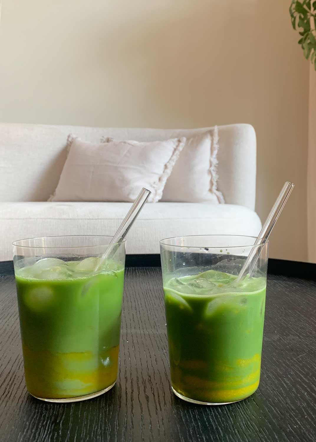 Iced Matcha mit Mango