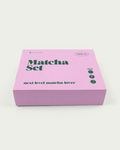Health Bar Matcha Set Geschenkbox in Rosa mit Aufdruck Matcha Set next level matcha lover,  Matcha Geschenkset mit Chawan Schale, Matcha Besen und Bio Matcha Tee für die traditionelle japanische Matcha Zubereitung