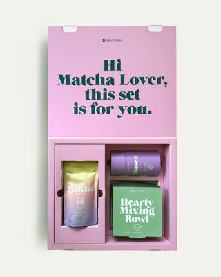 Matcha Geschenkset von Health Bar mit Bio Matcha Ceremonial, Chasen und Hearty Mixing Bowl in weiß