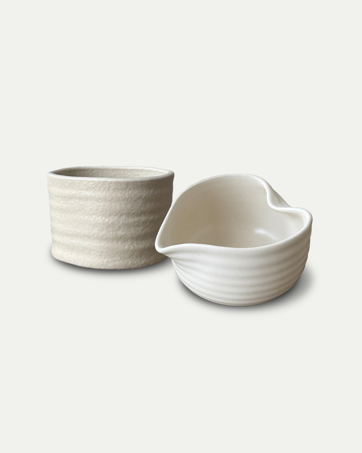 Ciotola bianca sostanziosa più crosta cremosa di Kumo Chawan