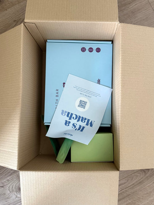Beispielfoto: geöffnetes Paket mit Inhalt