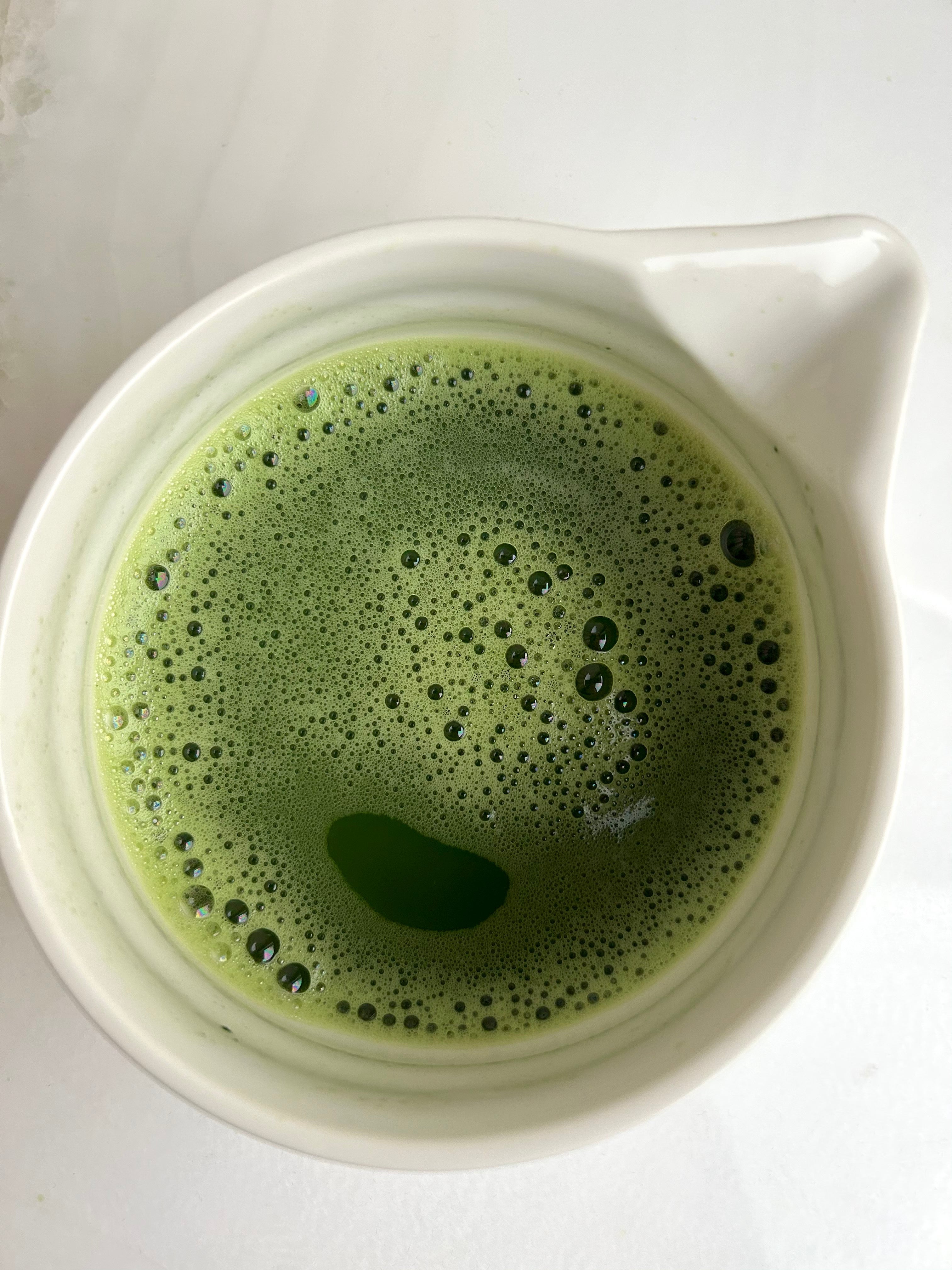 Matcha miscelazione ciotola bianca perla